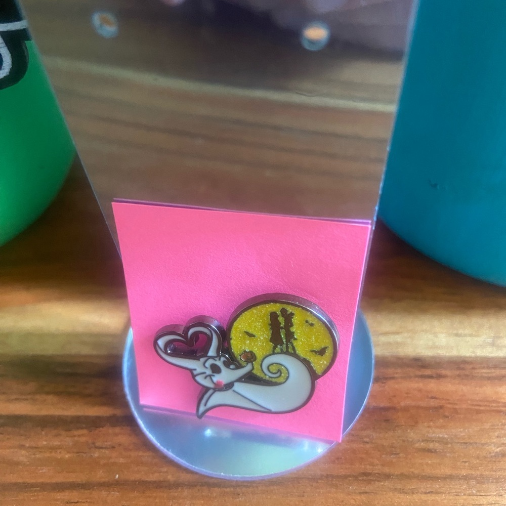 Disney’s Tim Burton’s The Nightmare Before Christmas “Zero”Dog Lapel Pin-
